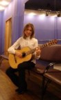 Сильный репетитор по игре на гитаре - преподаватель Алина Олеговна.