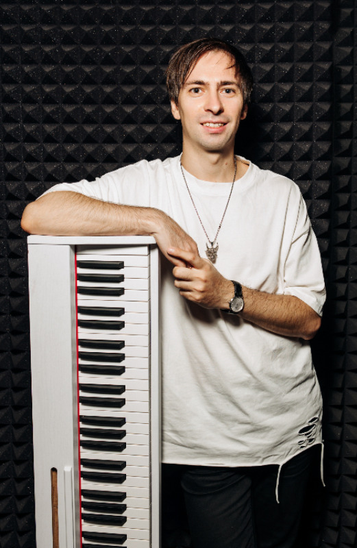 Репетитор игры на синтезаторе Евгений Александрович